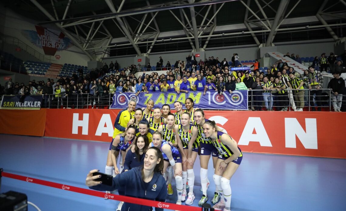 CEV CL W: Fenerbahce secures their place in the quarterfinals
