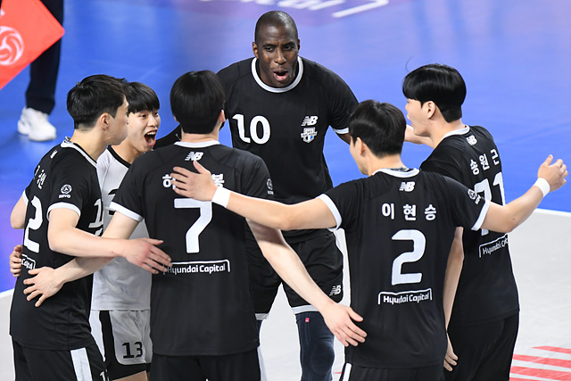 KOR M: Hyundai Capital Skywalkers claim victory after five-sets in the first semifinal match