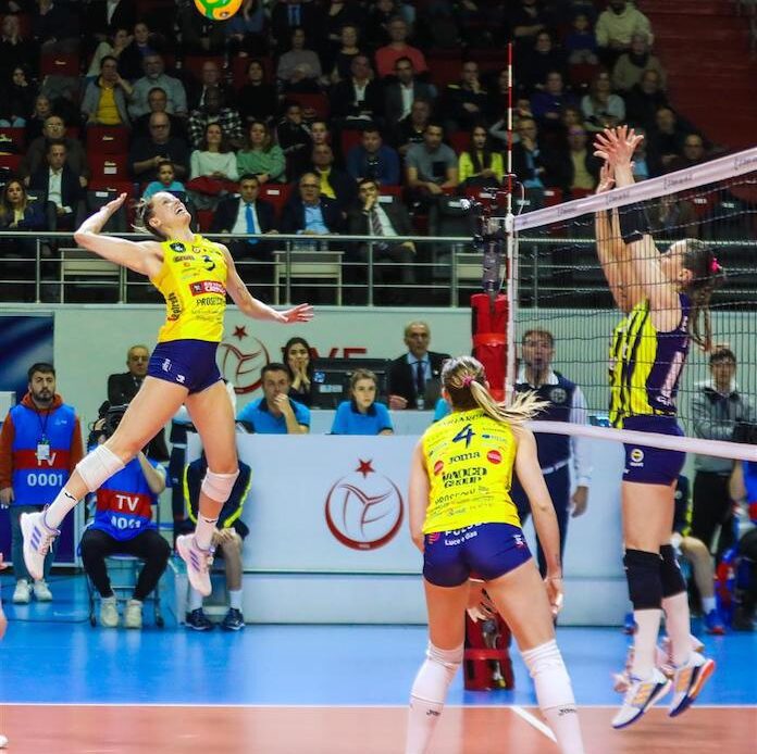 Women’s pro volleyball: Bajema, VakifBank win in Champions quarters; 27 kills for Chaussee