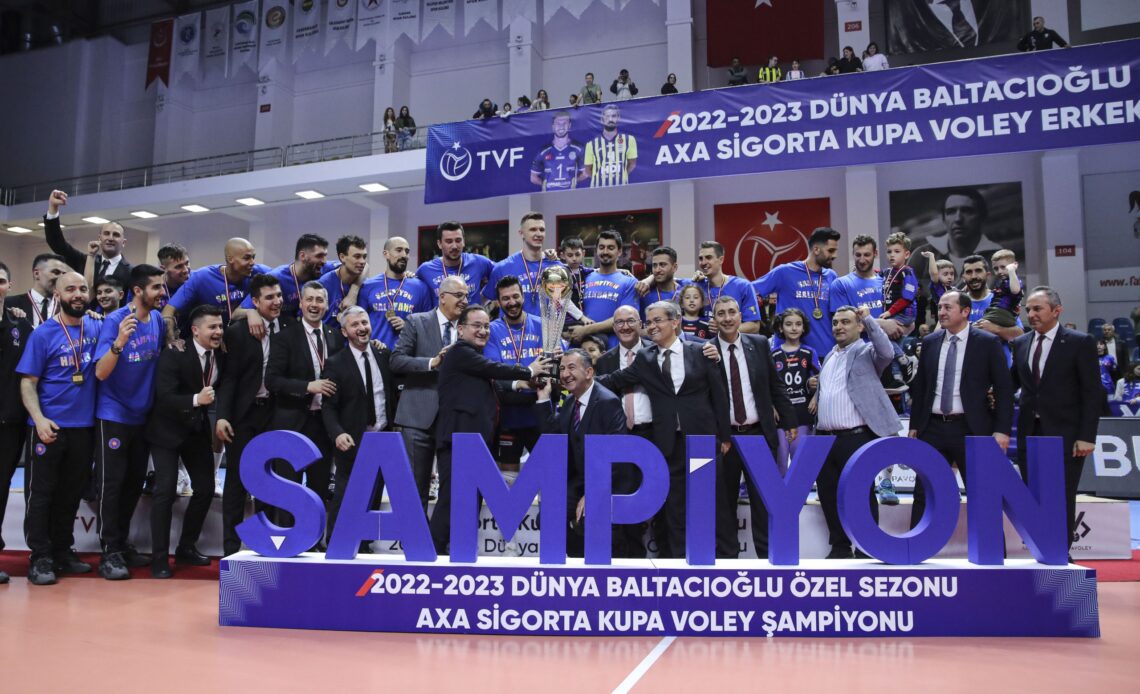 TUR M: Halkbank Ankara Secures Turkish Cup Title with Convincing Victory over Fenerbahçe HDI Sigorta