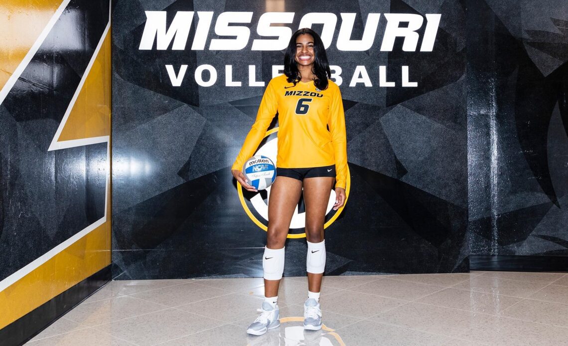 Volleyball Signs Graduate Transfer Colleen Finney