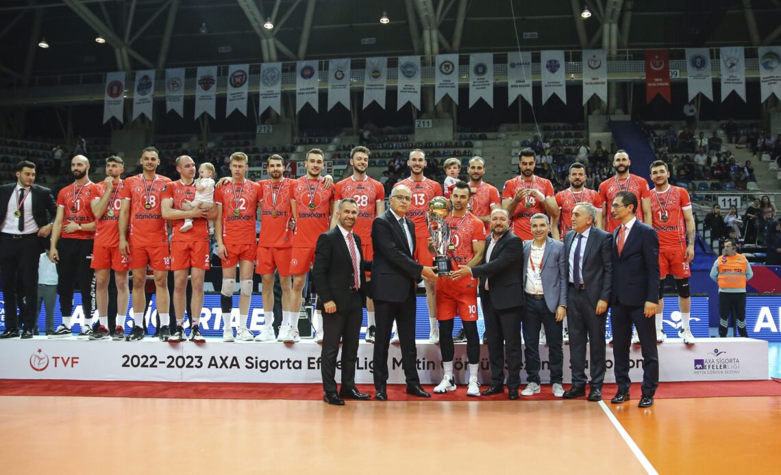 TUR M: Ziraat Bankkart Clinches Third Consecutive Championship Title with Victory over Halkbank in Game 5