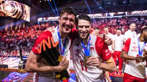 POLAND CLAIM HISTORIC VNL GOLD IN FRONT OF THEIR HOME FANS