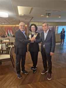 FIVB PRESIDENT MEETS IOC MEMBER KHUNYING PATAMA LEESAWADTRAKUL