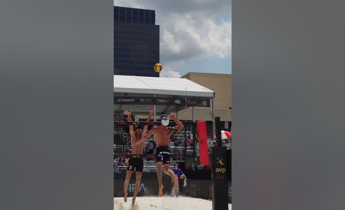 Logan Webber With The Clamp In ATL 👀 # BeachVolleyball #VolleyballPlayer #BetteratBeach #AVP