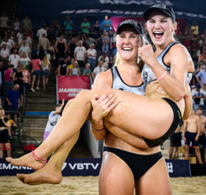 Kristen Nuss-Taryn Kloth-Hamburg Elite16