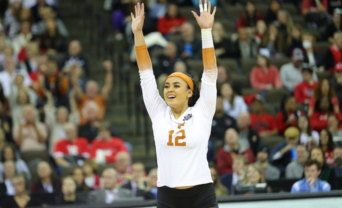 Texas, Wisconsin and Stanford lead DI women's college volleyball preseason AVCA rankings