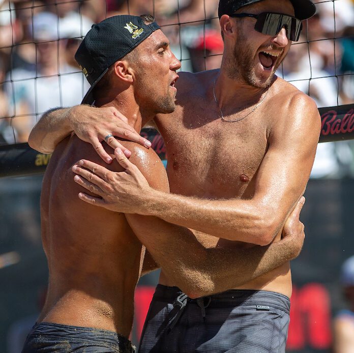 "Best performance" lifts Trevor Crabb, Theo Brunner to AVP Chicago title