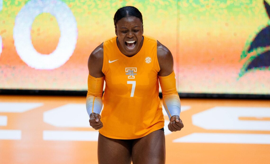 Fingall, Moore Pace Lady Vols in 3-1 Win at Loyola