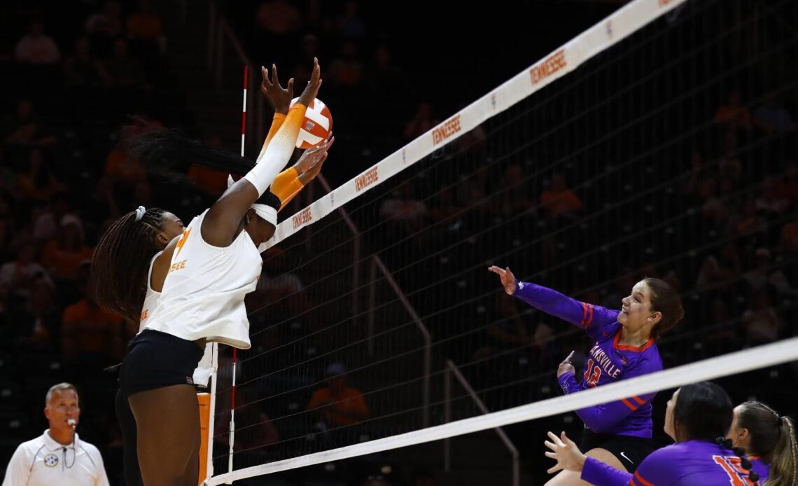 Moore’s All-Around Performance Paces #15 Lady Vols in Sweep vs. Evansville