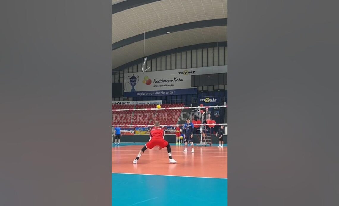 THOSE SERVES 👊🤯 #volleyballworld