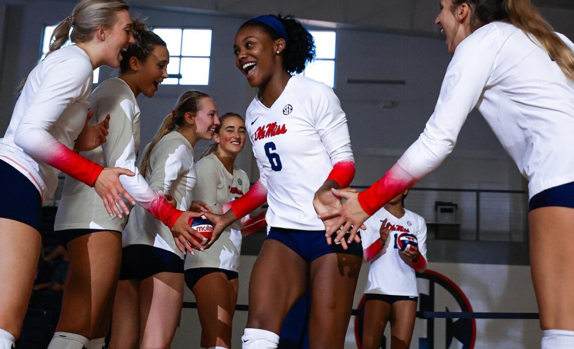 Volleyball Hosts South Carolina And No. 12 Tennessee