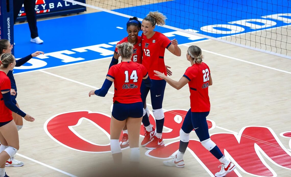 Volleyball Opens SEC Play In Gillom Against Alabama