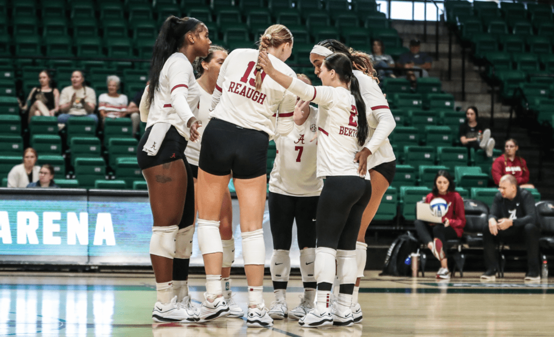 Volleyball Takes First Loss of Season Friday to Texas A&M Commerce
