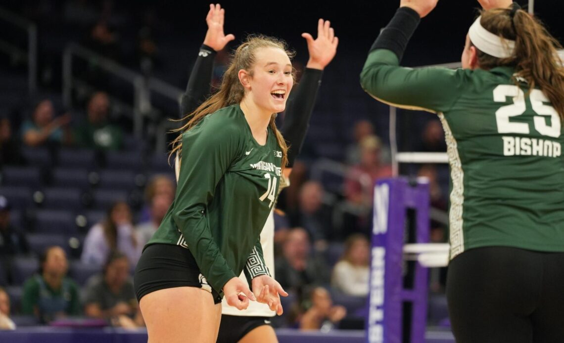 Volleyball Wins Five Set Marathon at Northwestern