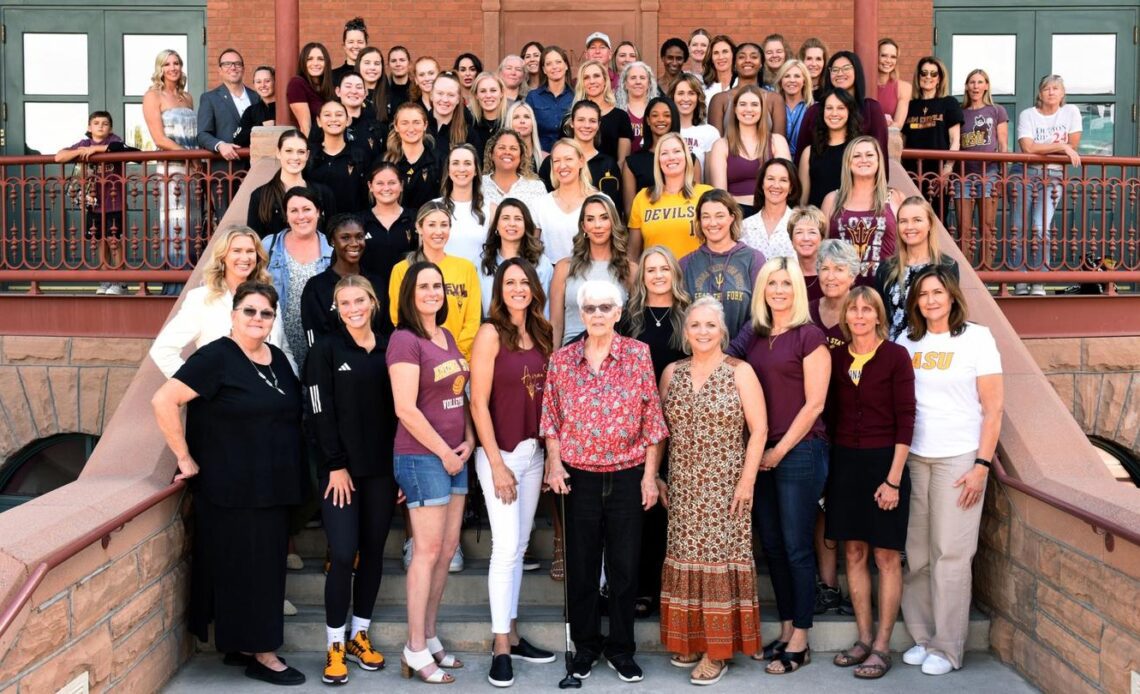 ‘Tears and cheers’: Alumni Association recognizes 50th anniversary of Sun Devil Volleyball