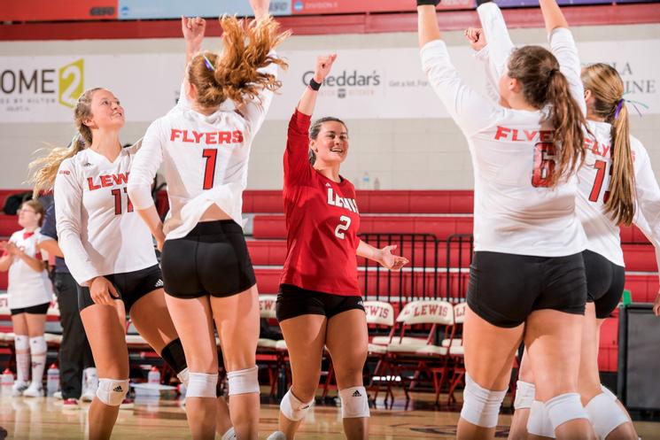 No. 13 Lewis Women's Volleyball Sweeps St. Francis (IL)