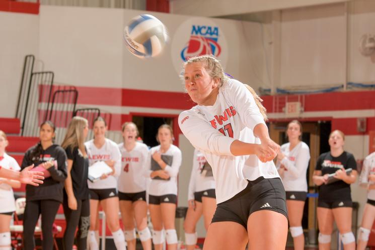 No. 16 Lewis Women's Volleyball Drops Hard-Fought Match to No. 4 Missouri-St. Louis