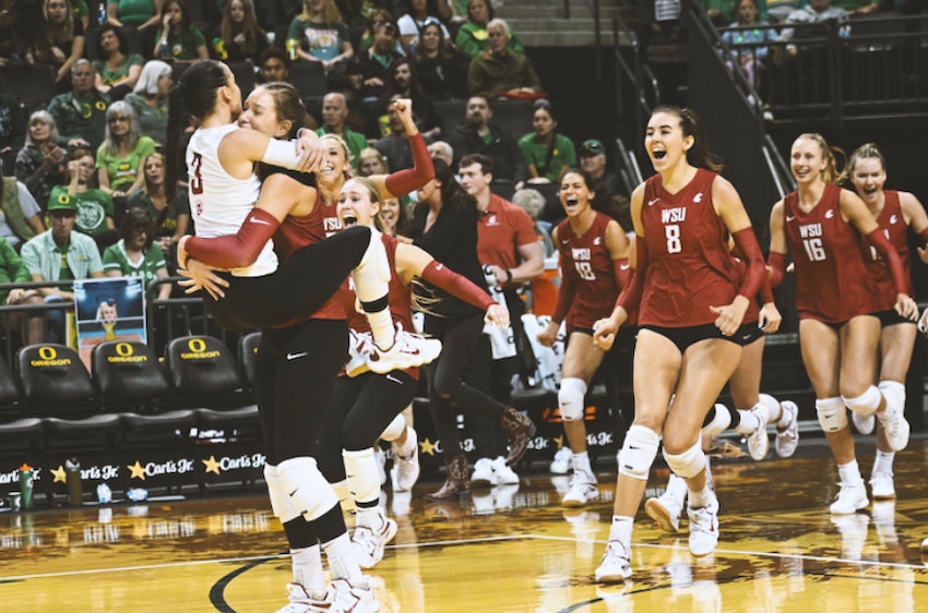 No. 7 Washington State volleyball rallies late to defeat No. 6 Oregon volleyball