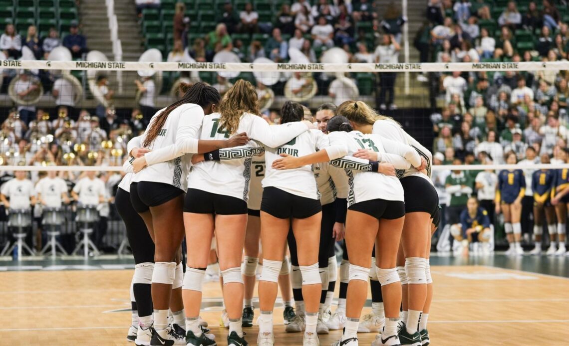 Volleyball Sets Sights on Minnesota