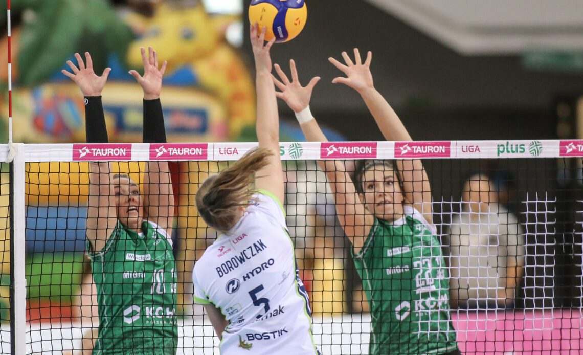 WorldofVolley :: POL W: Moya Radomka Radom and BKS BOSTIK ZGO Bielsko-Biała Secure Wins