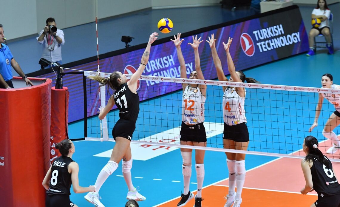 WorldofVolley :: TUR W: Eczacıbaşı Dynavit Dominates THY in Vodafone Sultanlar Ligi Opener