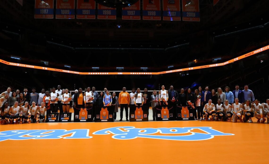 #8 Lady Vols Complete Senior Night Sweep Against Mississippi State