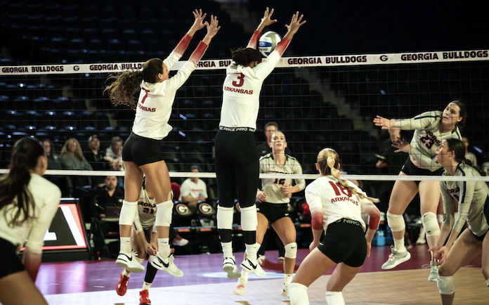 NCAA volleyball: Georgia upsets Arkansas; Wisconsin tops Purdue; Baylor gets past OU