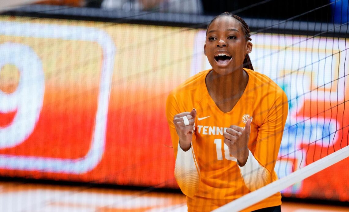 Offense Rolls as #8 Lady Vols Sweep Texas A&M