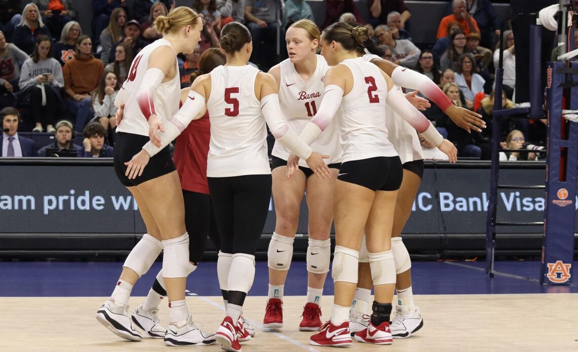Volleyball Falls to Auburn in Three Sets Wednesday on the Road