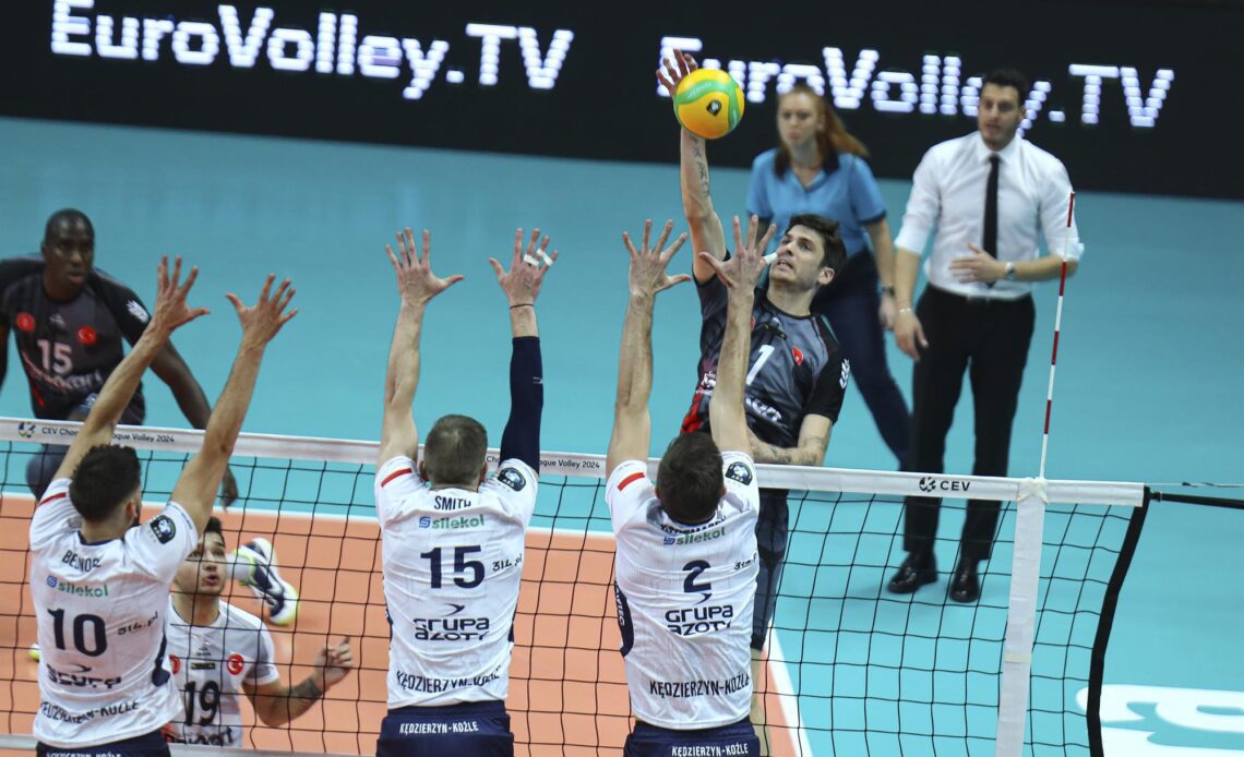 WorldofVolley :: Ziraat Bankkart Triumphs Over Defending Champions in Thrilling CEV Champions League Clash