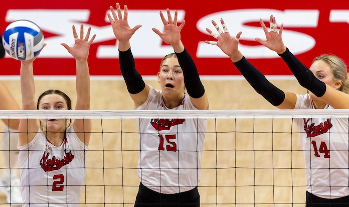 NCAA volleyball round of 16 set as Stanford survives, seven others also advance