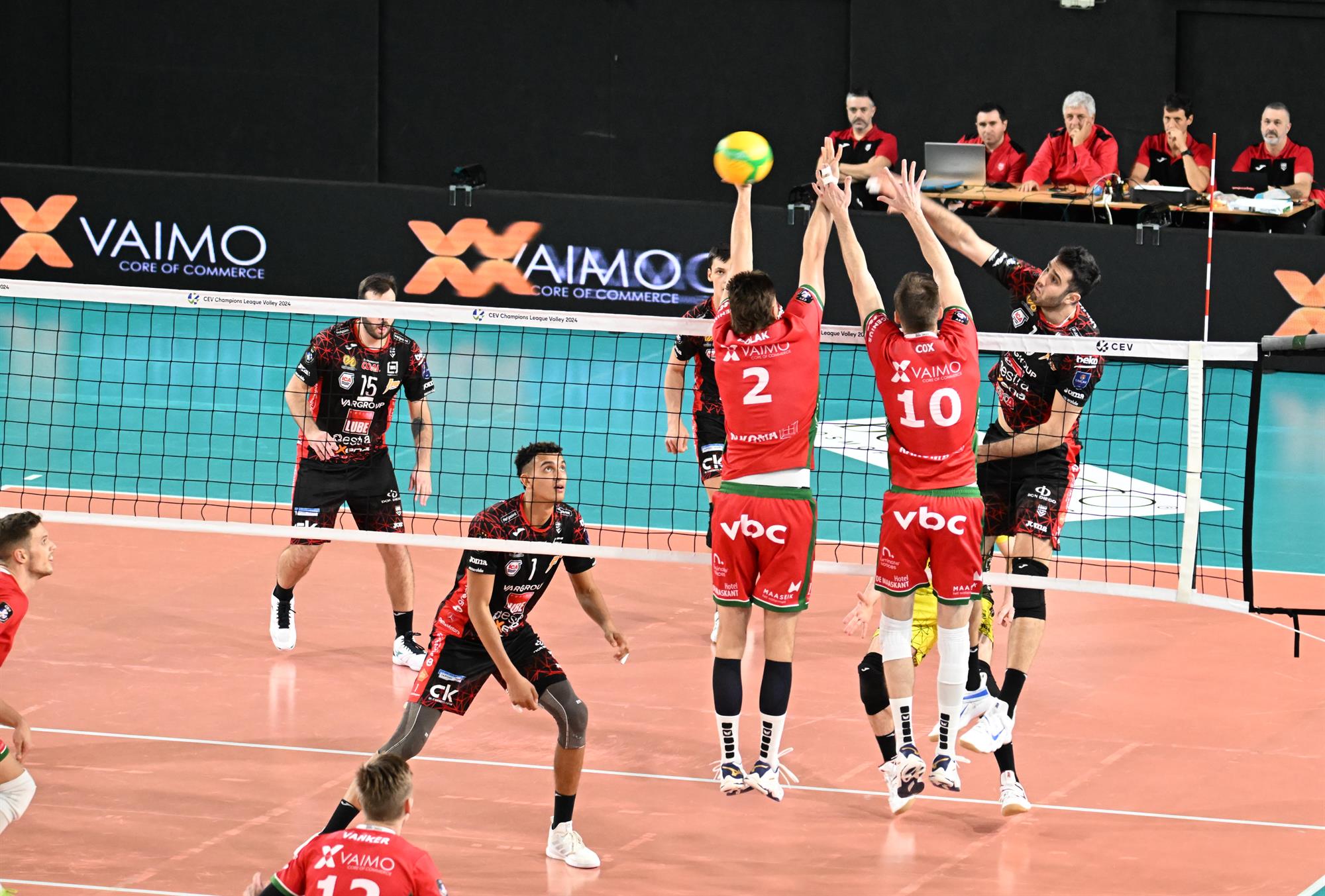 WorldofVolley :: CEV CL M: Ter Maat's 23 Points Lead Ziraat to Victory; Lube Dominates with Nikolov and Lagumdzija's Combined 39 Points