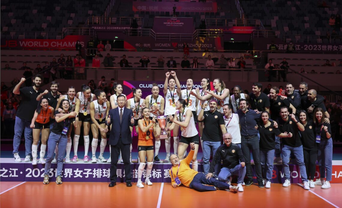 WorldofVolley :: Eczacibasi Triumphs in Five-Set Thriller to Win FIVB World Club Championship