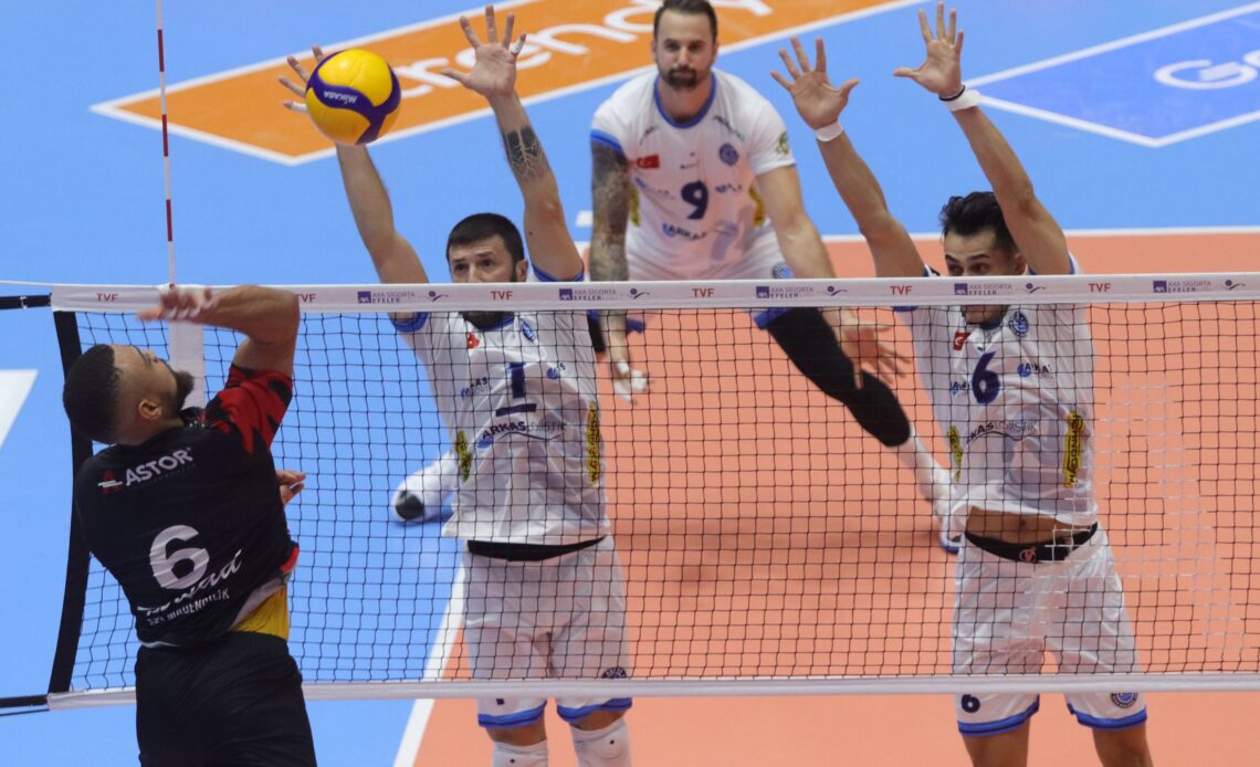 WorldofVolley :: TUR M:  Round 10 of AXA Sigorta Efeler League - Intense Volleyball Action Continues