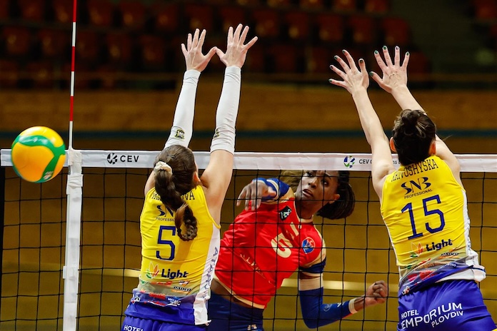 Pro volleyball report: Thompson, Frantti, Ogbogu lead VakifBank