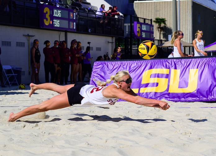 No. 1 USC, No. 2 UCLA and No. 3 Stanford go 2-0 at Death Volley Invitational