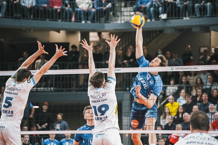 Men’s pro volleyball report: SVG Lüneburg, Knigge into European final