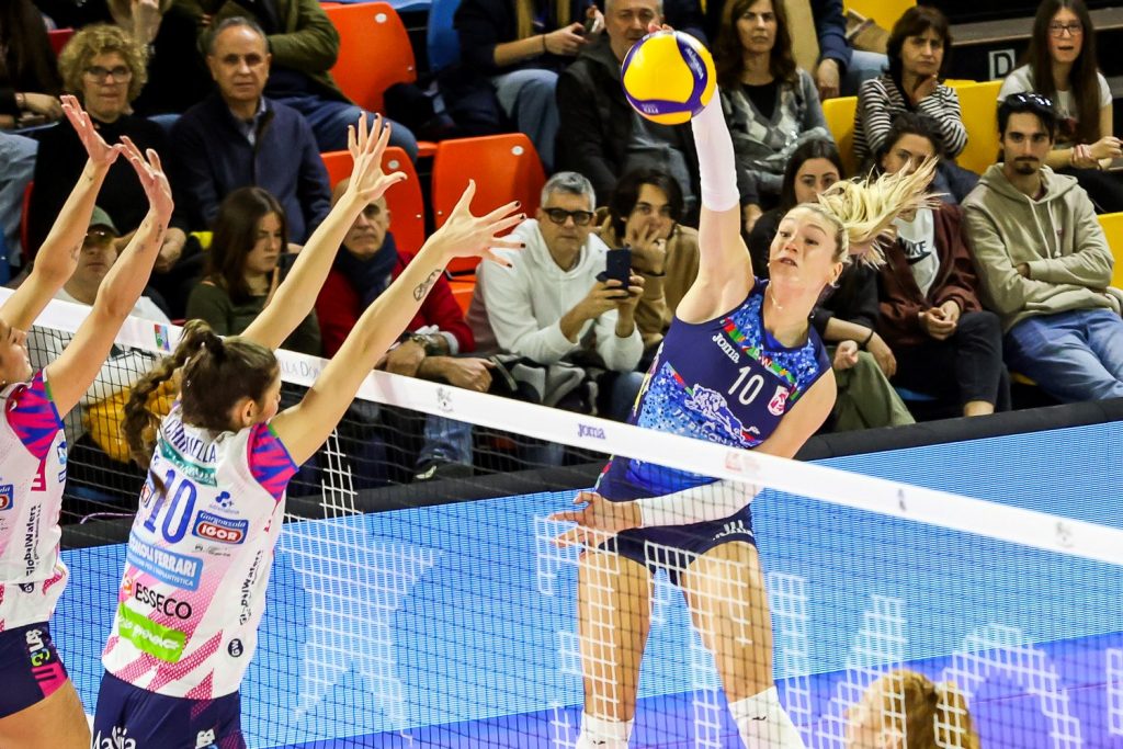 WorldofVolley :: TUR W: VakıfBank Bolsters Squad with American Opposite Kendall Kipp