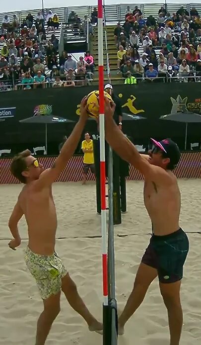 🤔  thoughts on this? #beachvolleyball