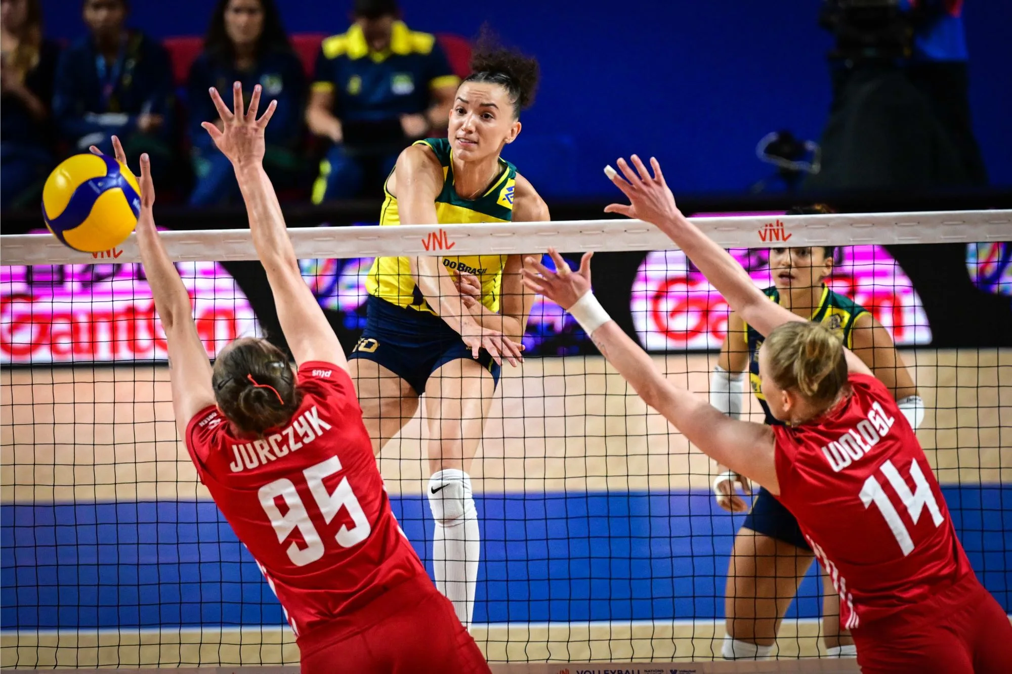 WorldofVolley :: VNL W: Brazil's Victory Over Poland Secures Top Spot in Volleyball Nations League