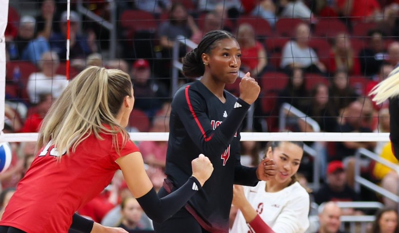 No. 5 Louisville sweeps No. 3 Stanford