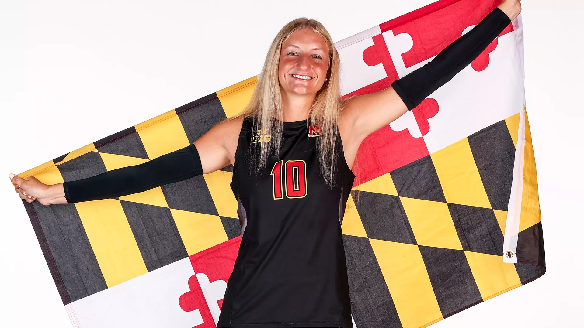 Ellie Watson posed with Maryland flag