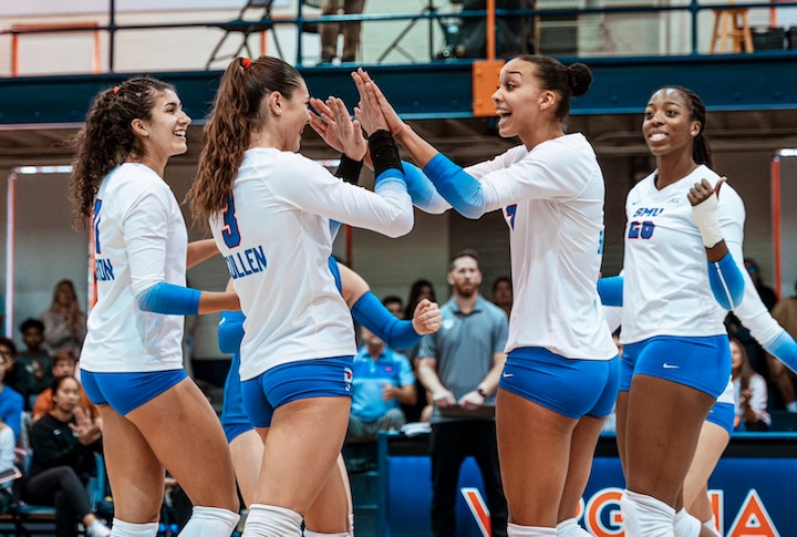 SMU Volleyball comes together after point